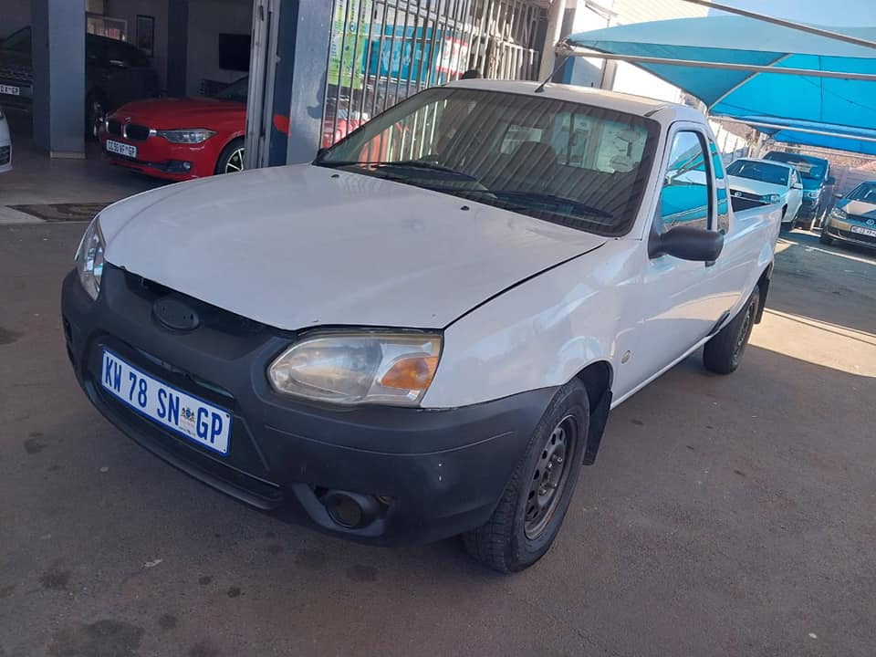 2011 FORD BANTAM 1.3 82 000KM WHITE COLOR MANUEL PETROL