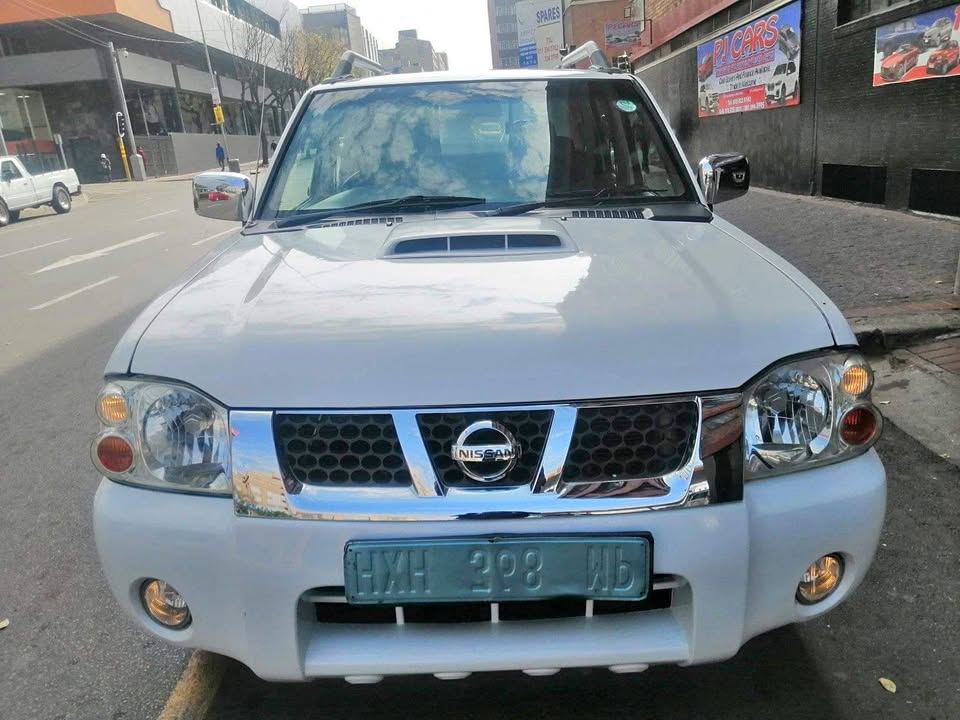 2017 Nissan  300 Hardbody  2.5 TDC