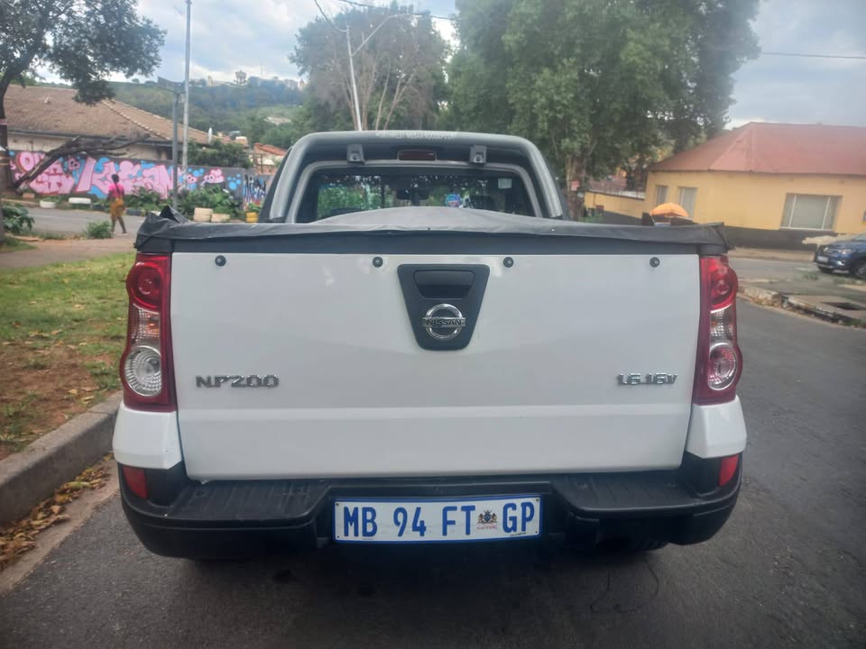 2015 Nissan Np200 bakkie 1.6 Petrol, Manual, White Color, Mileage 98000kms
