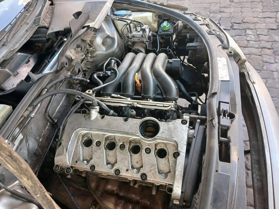 Audi A4 B6 / B7 ALT 1.8 COMPLETE ENGINE - Private Seller