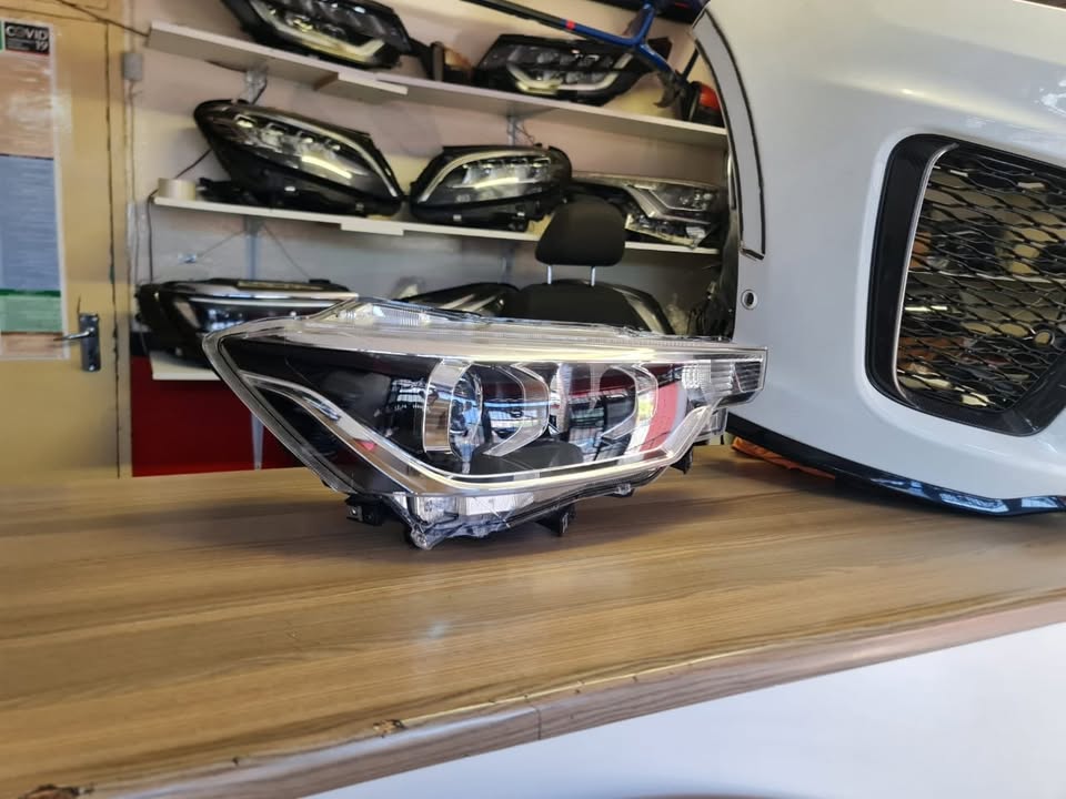 2022 SUZUKI ERTIGA HEADLIGHT RIGHT FOR SALE IN A GOOD CONDITION - Private Seller 2022 SUZUKI ERTIGA HEADLIGHT RIGHT FOR SALE IN A GOOD CONDITION - Private Seller