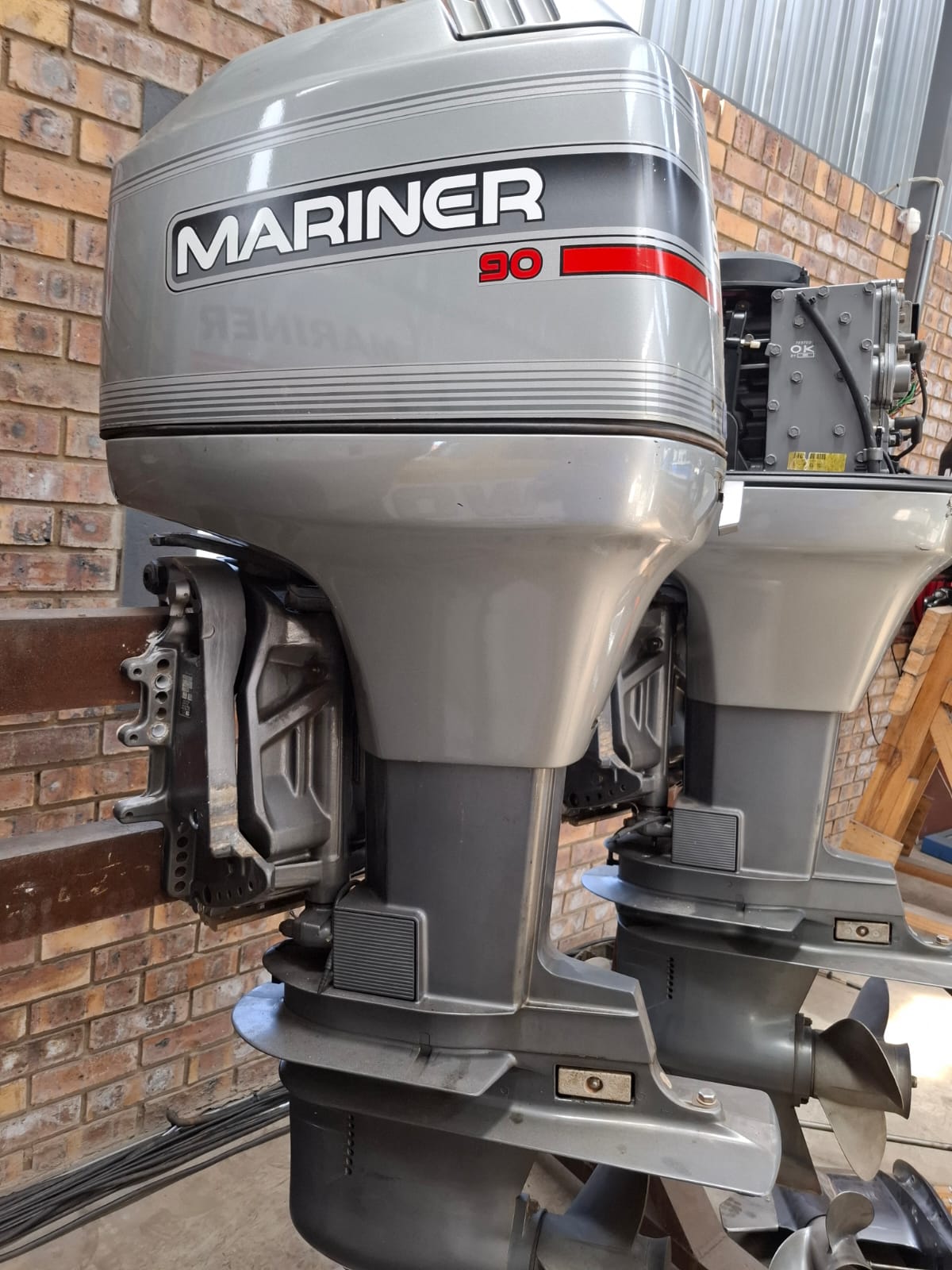 2x 90HP MARINER TRIM AND TILT OUTBOARD MOTORS