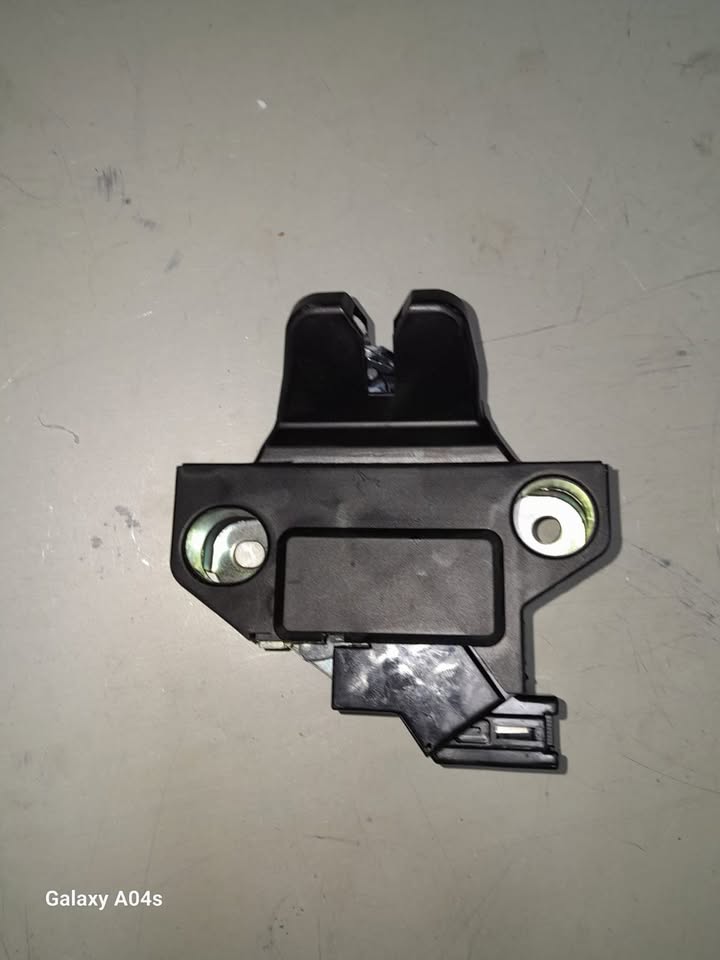 TOYOTA COROLLA PROFESSIONAL & QUEST BOOT LOCK FOR SALE - Private Seller TOYOTA COROLLA PROFESSIONAL & QUEST BOOT LOCK FOR SALE - Private Seller