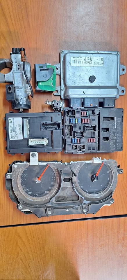 Nissan almera 1.5 lockset available - Private Seller Nissan almera 1.5 lockset available - Private Seller