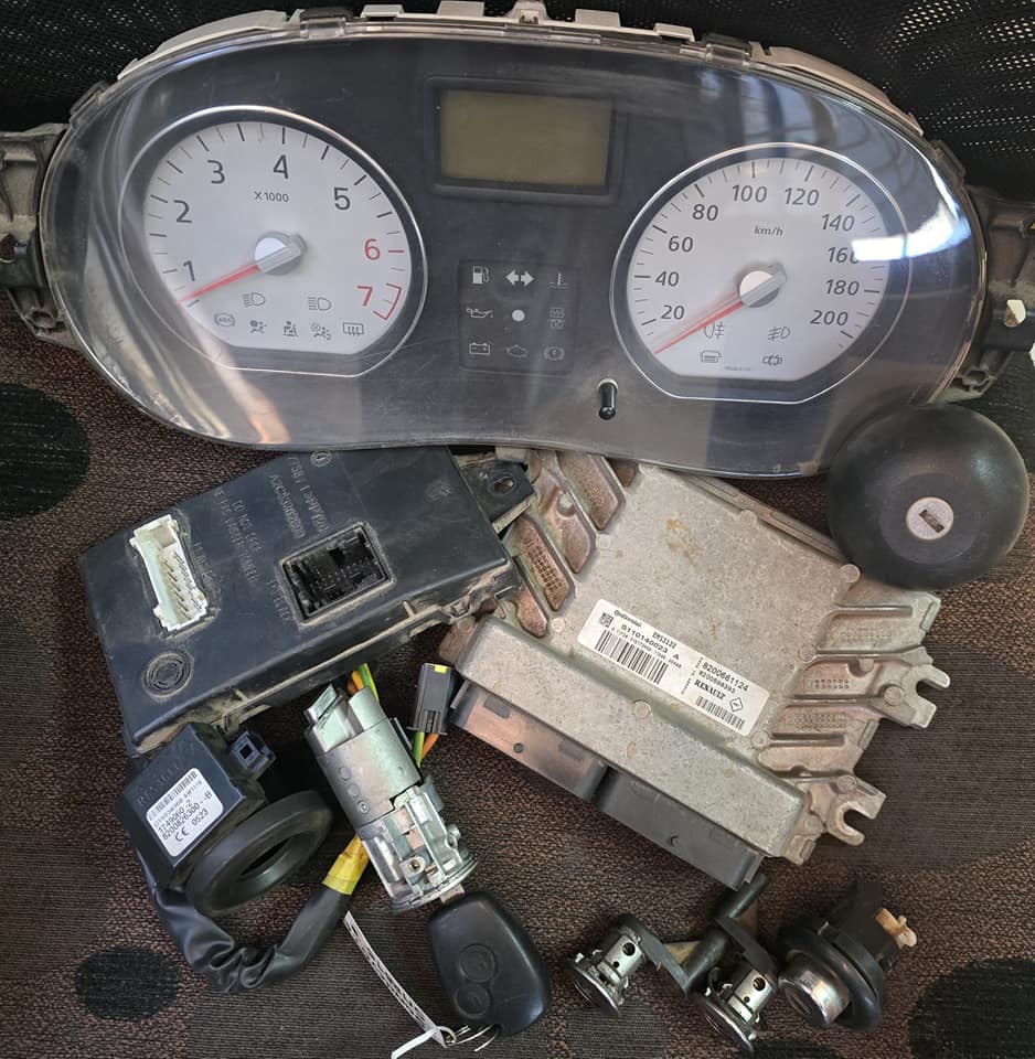 K7M Lockset Renault Sandero 1.6 For Sale - Private Seller