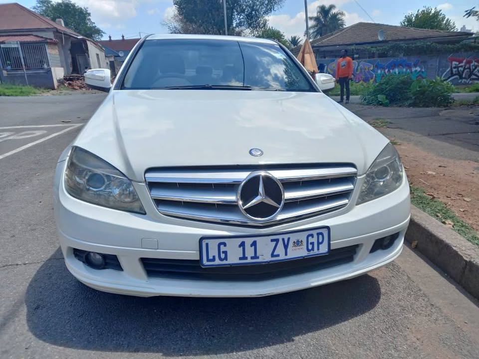 2009 Mercedes Benz C180 Kompressor, Manual, Petrol, White 2009 Mercedes Benz C180 Kompressor, Manual, Petrol, White