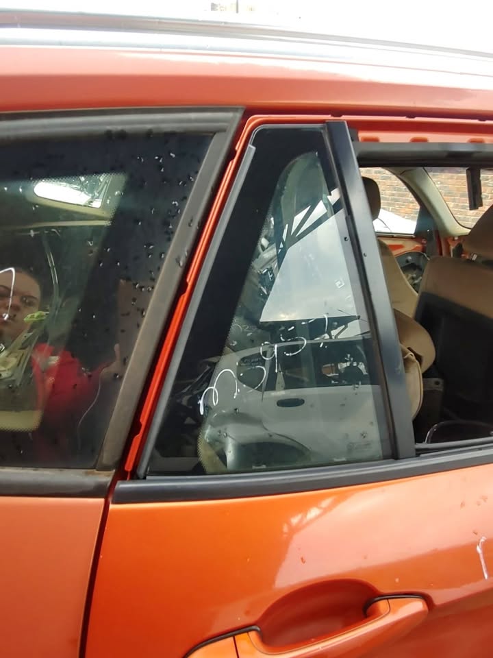 BMW X1 RIGHT REAR CORNER WINDOW FOR SALE. - Private Seller BMW X1 RIGHT REAR CORNER WINDOW FOR SALE. - Private Seller