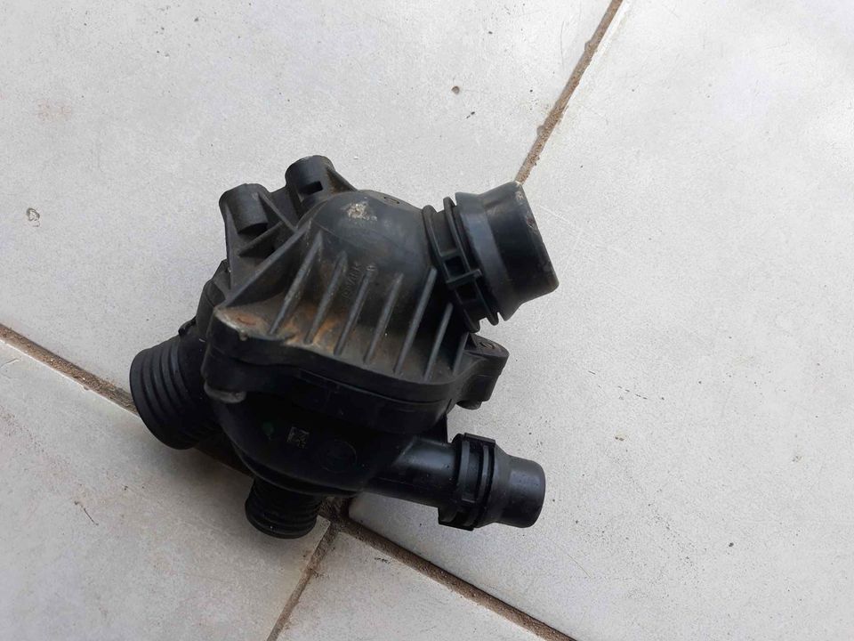 BMW E90,E91 N52 Thermostat Housing With Thermostat - Private Seller BMW E90,E91 N52 Thermostat Housing With Thermostat - Private Seller