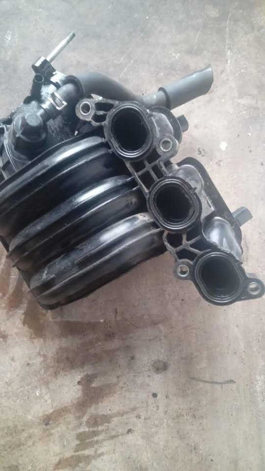 HYUNDAI i10 GRAND 1.0 G3LA INTAKE MANIFOLD | Junk Mail Marketplace