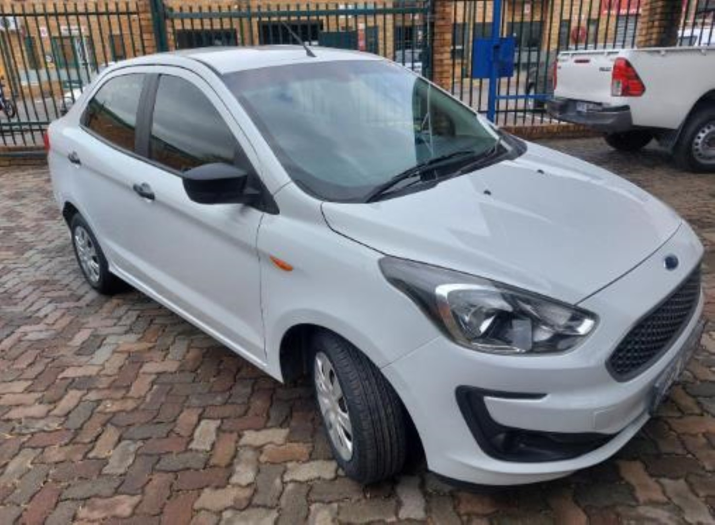FORD FIGO 1.5 AMBIENTE SEDAN