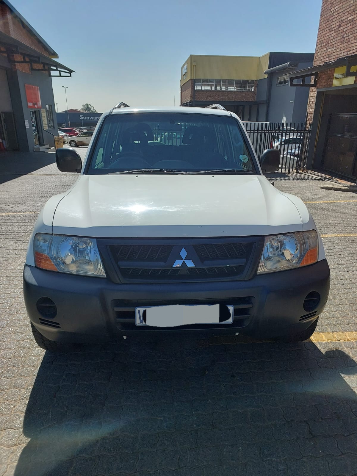 Used 2006 Mitsubishi Pajero 5-door 3.2DI-D GLX - Private Seller Used 2006 Mitsubishi Pajero 5-door 3.2DI-D GLX - Private Seller