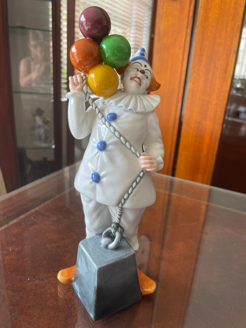 Balloon Clown HN 2894 Royal Doulton Balloon Clown HN 2894 Royal Doulton