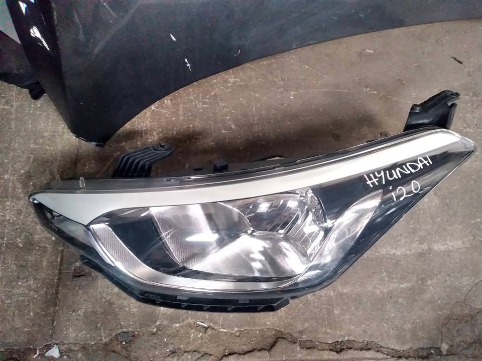 Hyundai I20 Headlight 2015 Lhs for Sale - Private Seller Hyundai I20 Headlight 2015 Lhs for Sale - Private Seller