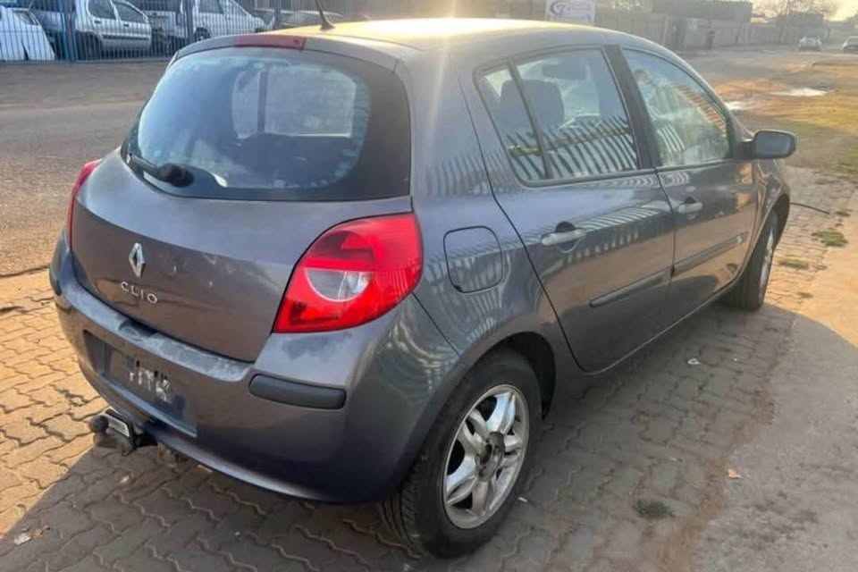 Renault Clio 3 Stripping For Parts!!! - Private Seller