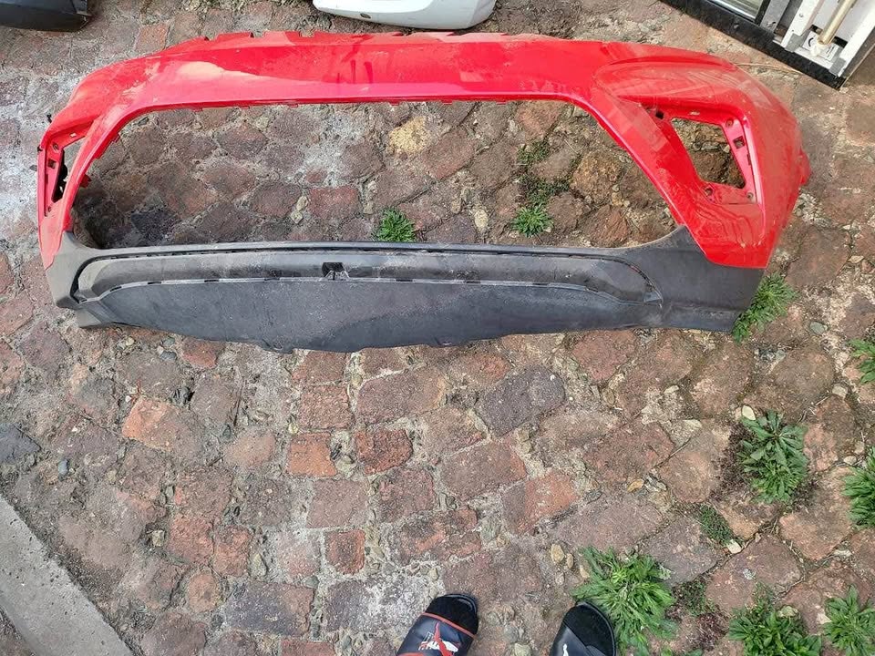 Mahindra KUV100 Bumper - Private Seller Mahindra KUV100 Bumper - Private Seller