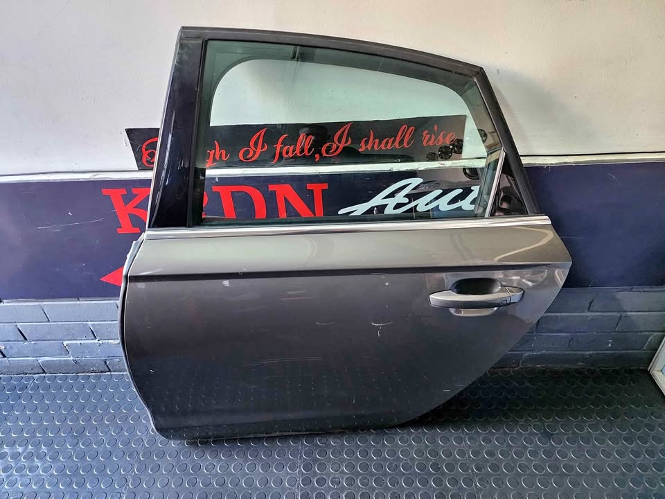 AUDI A6 DOOR - REAR LEFT - Private Seller AUDI A6 DOOR - REAR LEFT - Private Seller