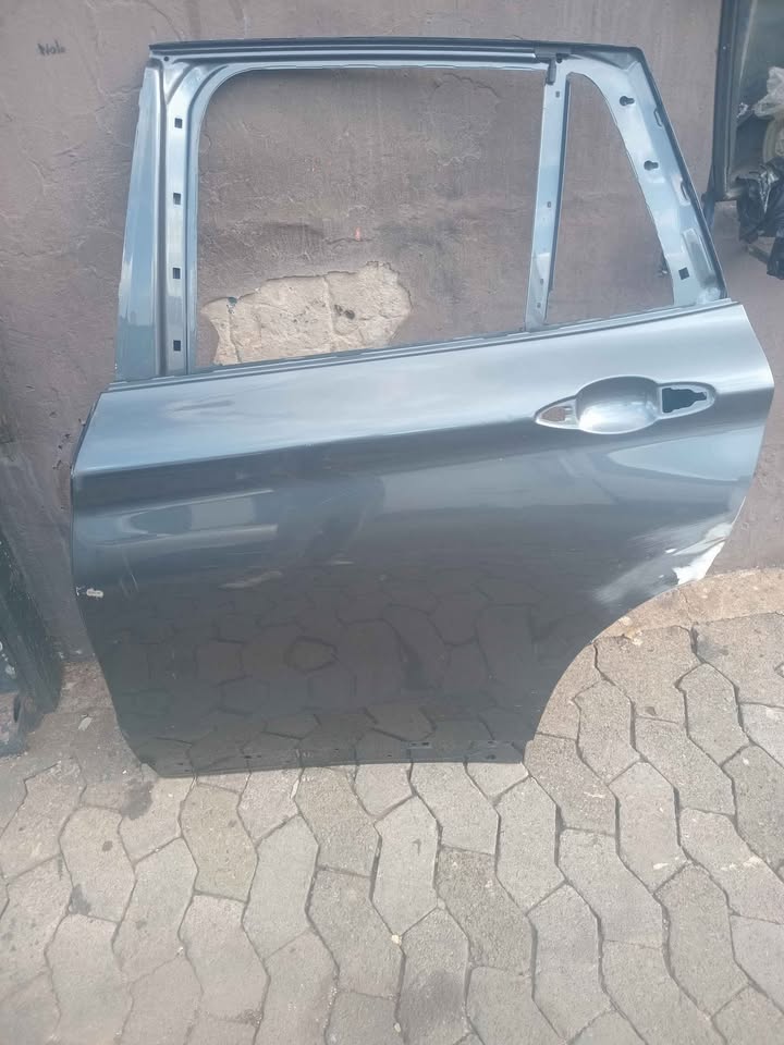 Bmw F48 left rear side door - Private Seller
