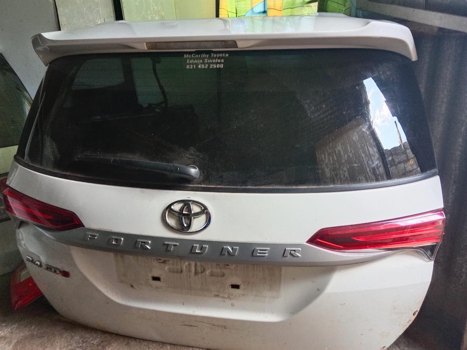 Toyota fortuner complete tailgate gd6 - Private Seller