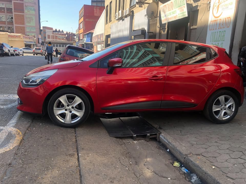 2014 Renault clio t900