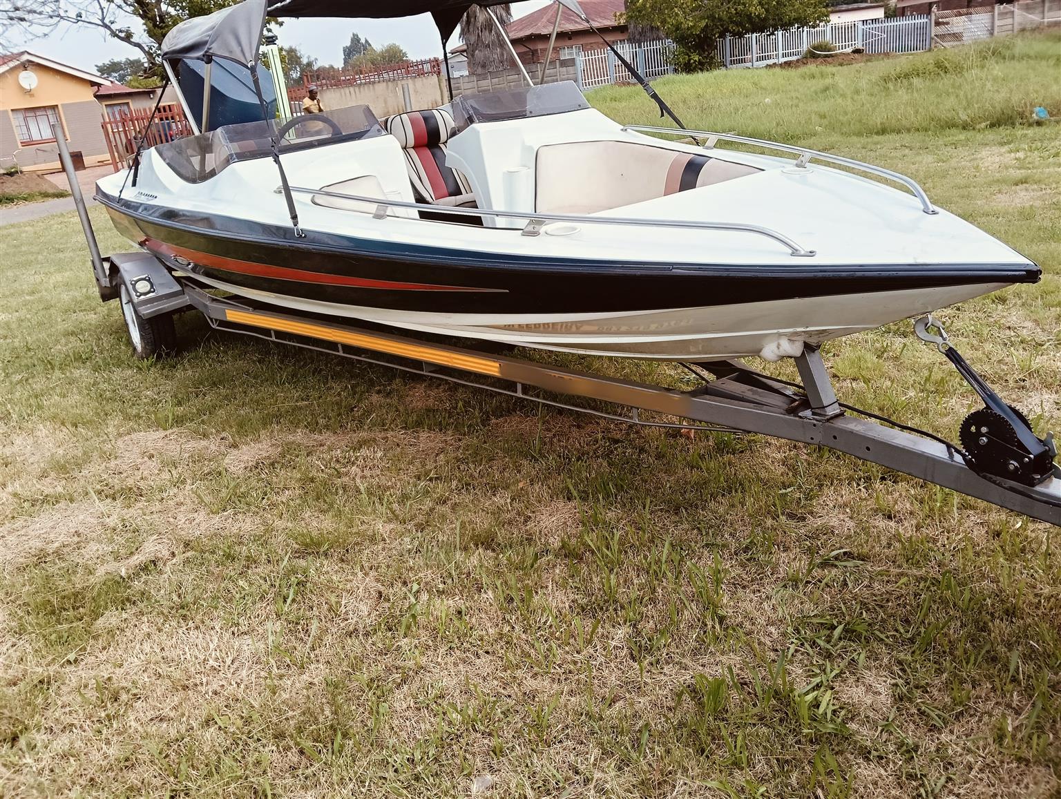 17ft Skie boat with 140hp Chrysler
