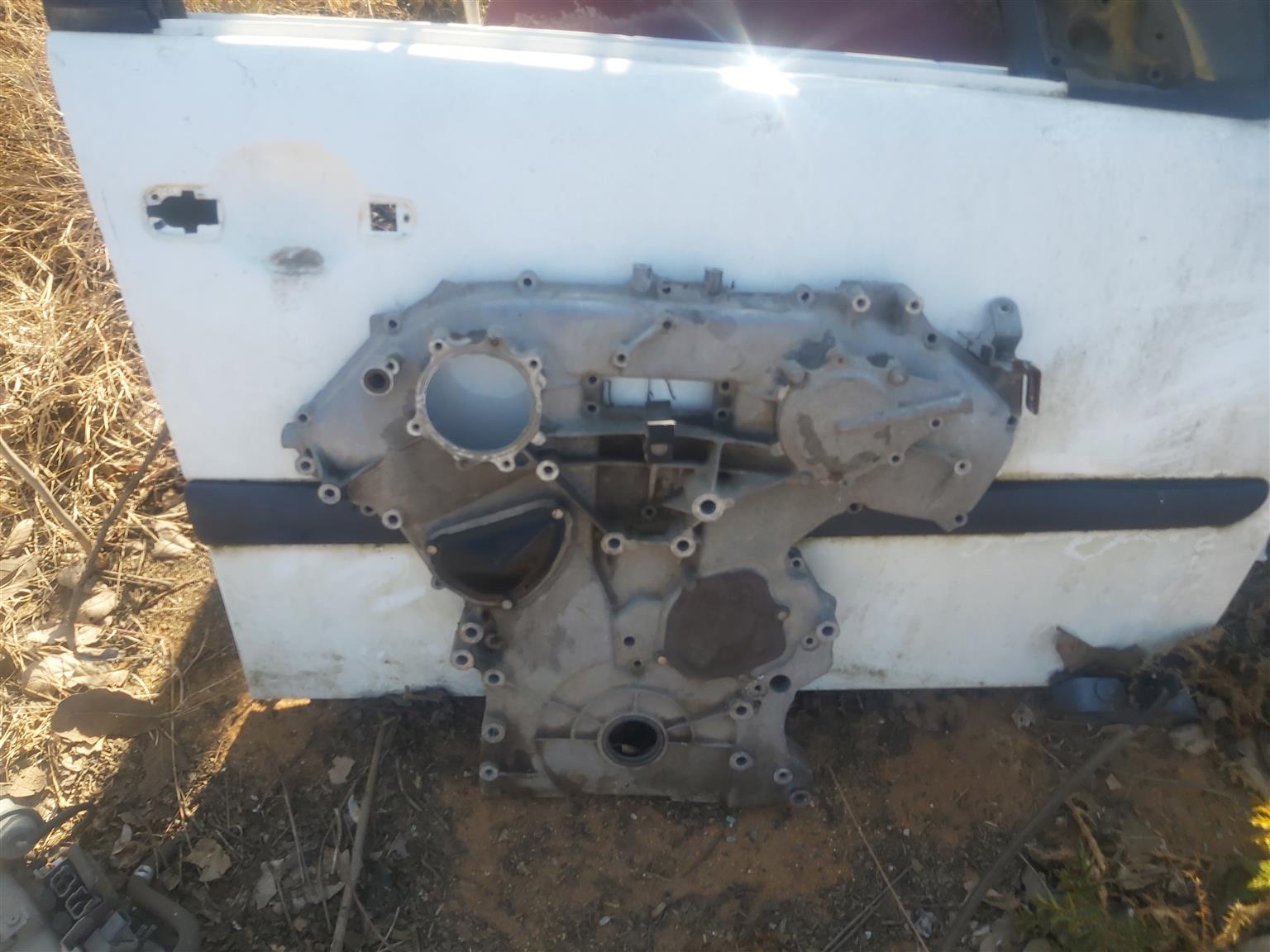 Nissan navara engine cover 4l v6