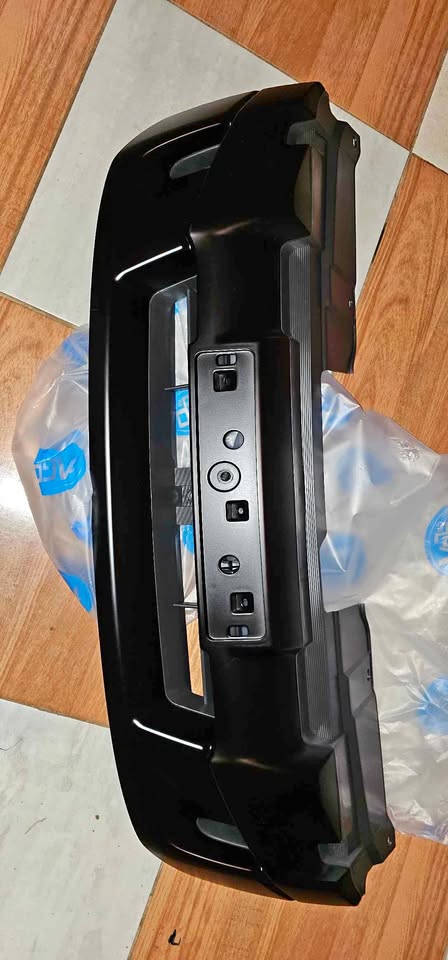 Isuzu main Grill Brand new