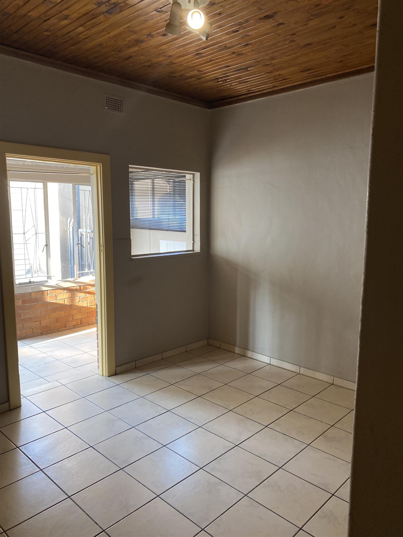 Spacious house in Mountain View, Pretoria for rent Junk Mail