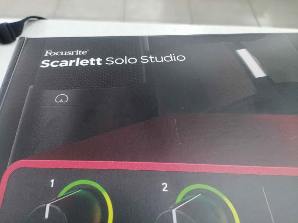 FOCUSRITE SCARLETT SOLO STUDIO 4TH GENERATION SH-450