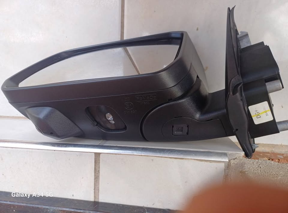 Ford ranger T9 mirror left - Private Seller Ford ranger T9 mirror left - Private Seller
