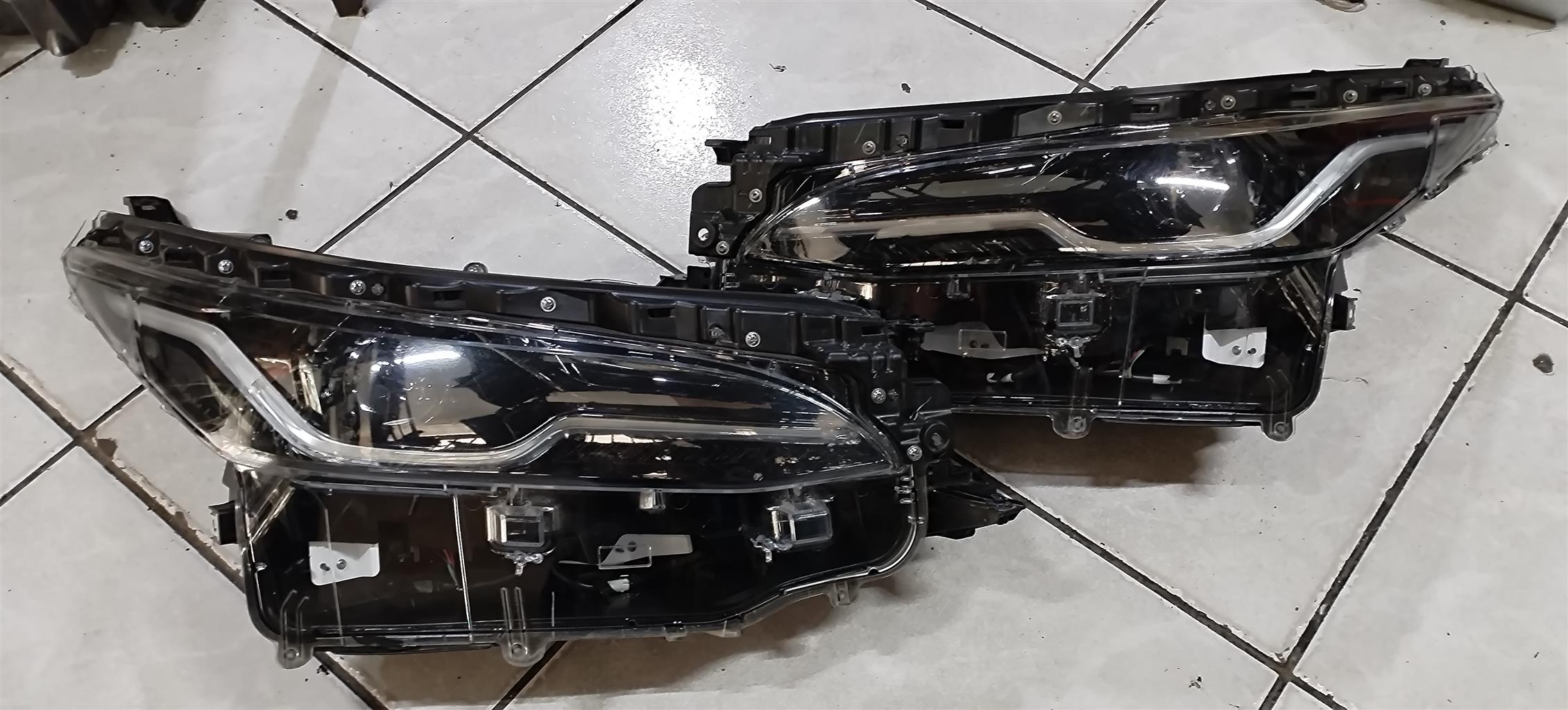 TOYOTA FORTUNER BI BEAM LED HEADLIGHTS - Private Seller