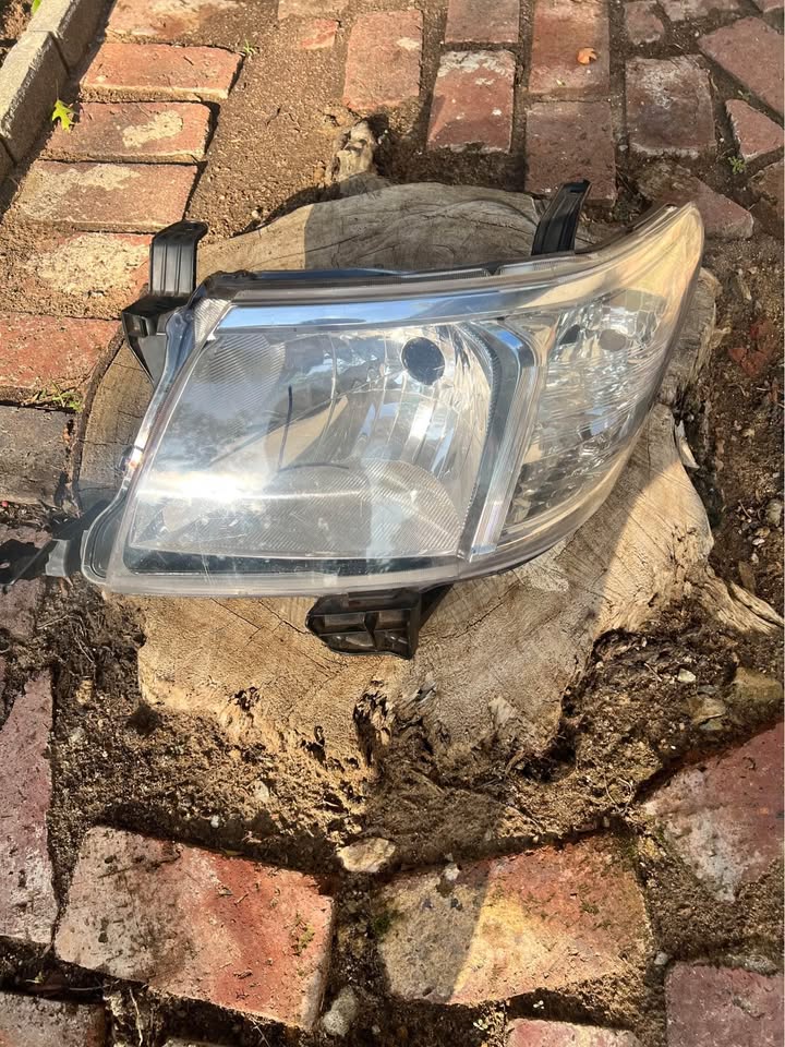 Toyota Hilux D4D headlights - Private Seller Toyota Hilux D4D headlights - Private Seller