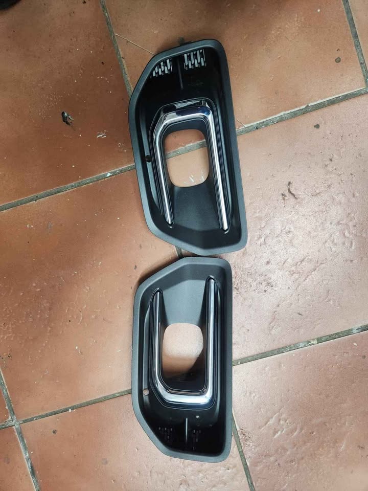 Ford Ranger T9 main grill and spotlights covers for sale - Private Seller Ford Ranger T9 main grill and spotlights covers for sale - Private Seller