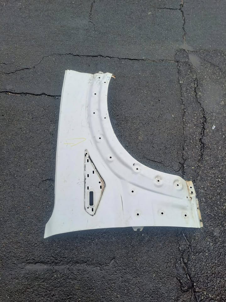 MAHINDRA SCORPIO RIGHT SIDE FENDER FRONT - Private Seller