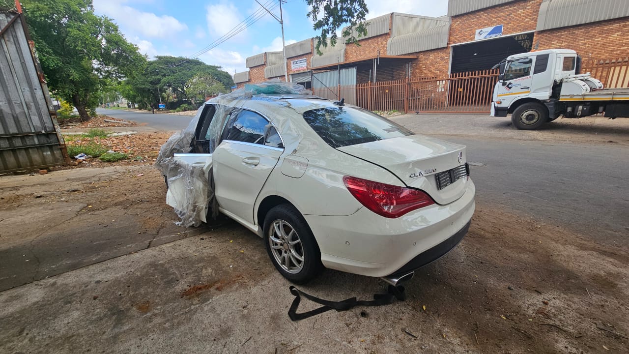Mercedes CLA 220 cdi accident damaged spares parts for sale - Private Seller Mercedes CLA 220 cdi accident damaged spares parts for sale - Private Seller
