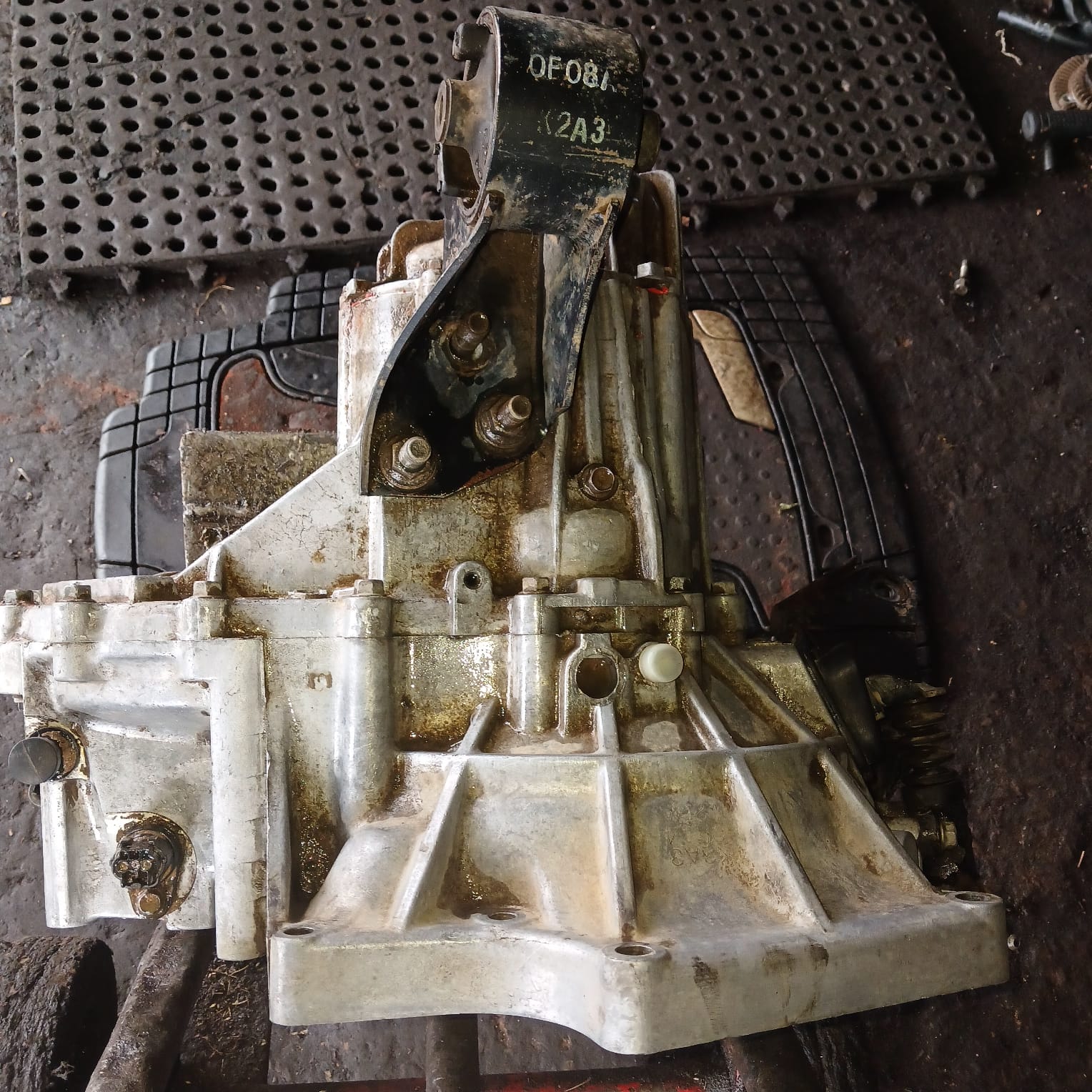 KIA SHUMA 5 SPEED GEARBOX FOR SALE - Private Seller