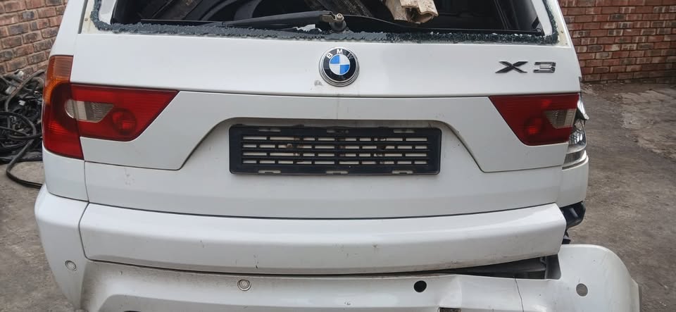 BMW X3 STRIPPING FOR SPARES - Private Seller BMW X3 STRIPPING FOR SPARES - Private Seller