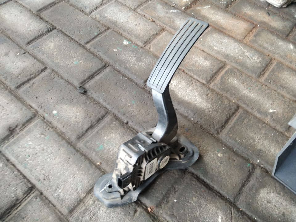 FORD RANGER ACCELERATOR PADDLE FOR SALE - Private Seller FORD RANGER ACCELERATOR PADDLE FOR SALE - Private Seller