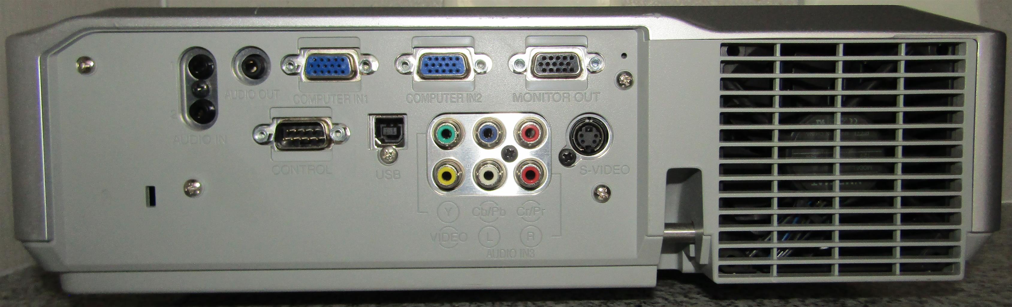 Hitachi CP-X400 LCD Projector