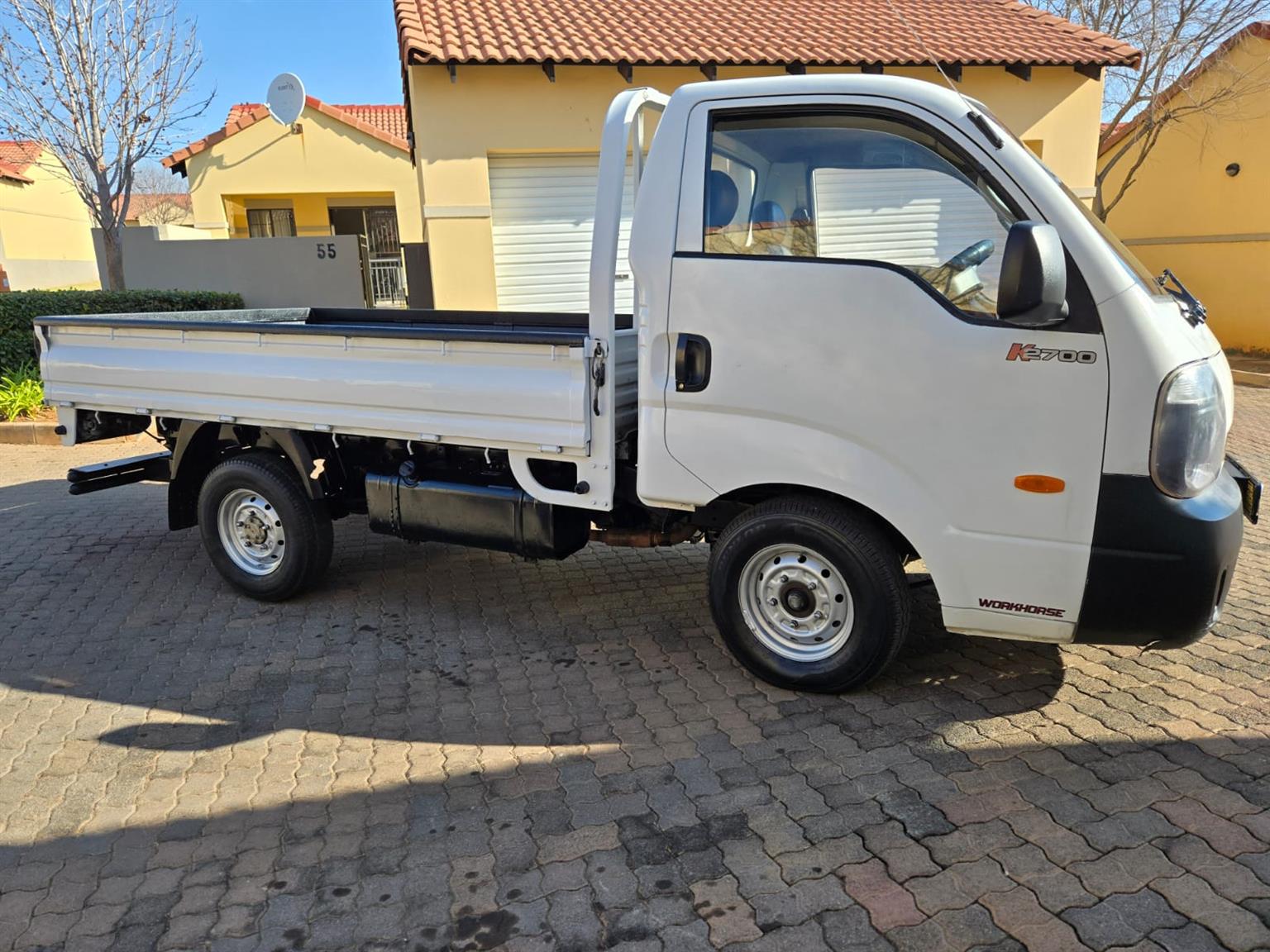 Kia 2700