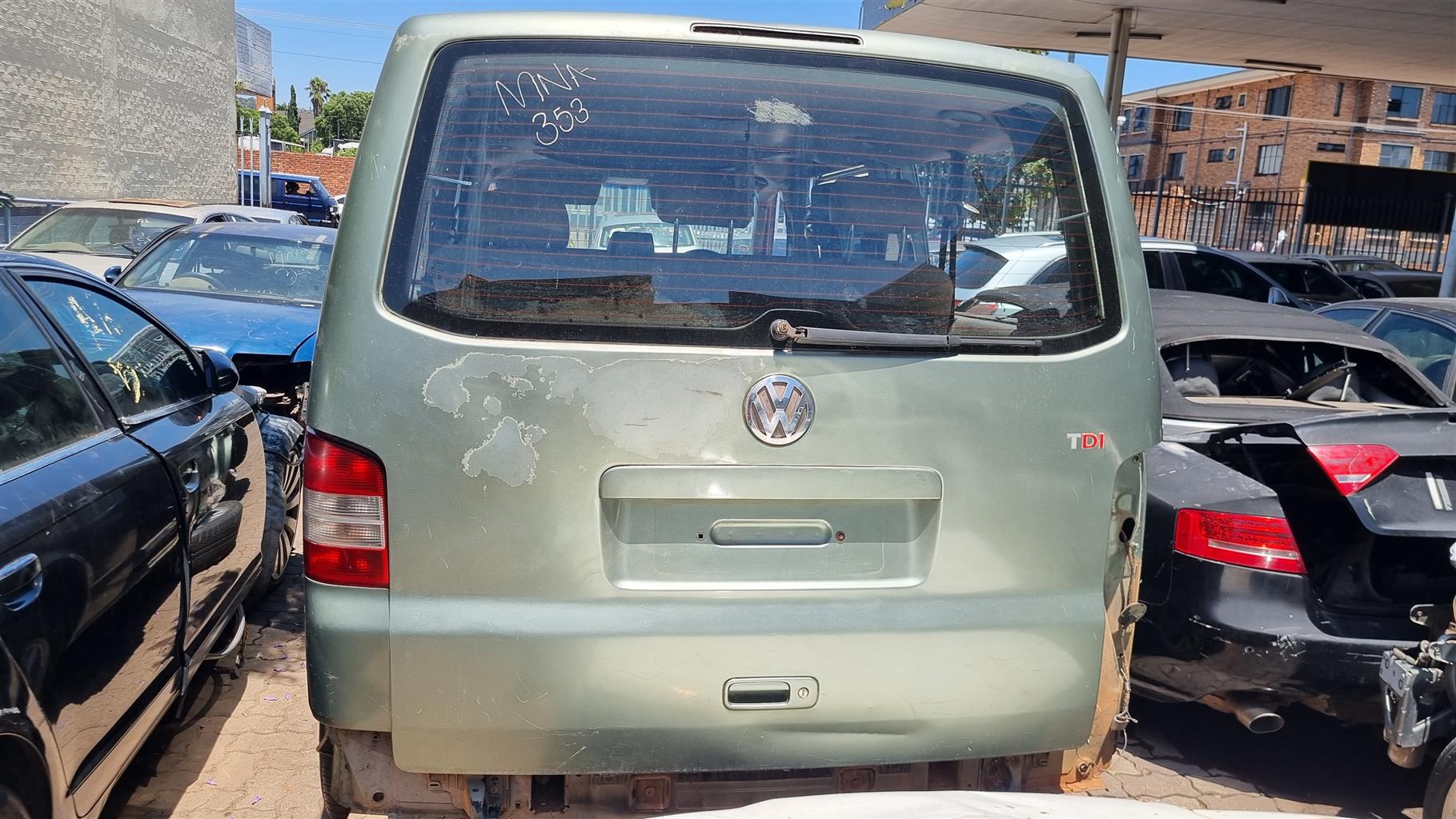 T5 2,5 TDI STRIPPING FOR SPARES - Private Seller T5 2,5 TDI STRIPPING FOR SPARES - Private Seller