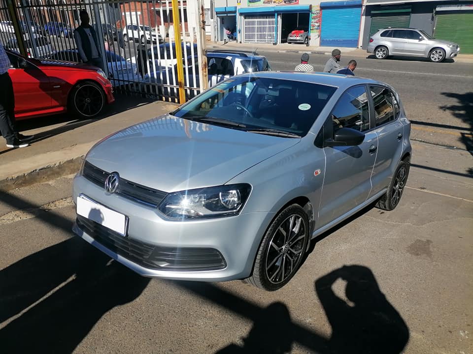2020 Volkswagen polo vivo 1.4 Hatchback Service history and Spare key