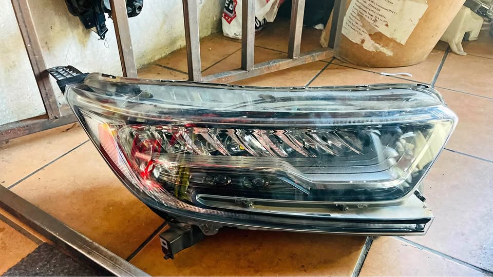 Honda CR-V LED headlight - Private Seller Honda CR-V LED headlight - Private Seller