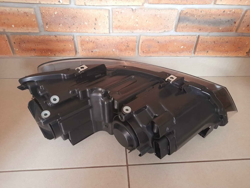 VW POLO VIVO 19/24 BRAND NEW HEADLIGHTS FORSALE PRICE-
