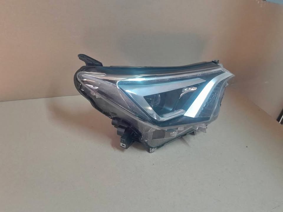 2014-2016 TOYOTA RAV4 RIGHT SIDE HEADLIGHT FOR SALE
