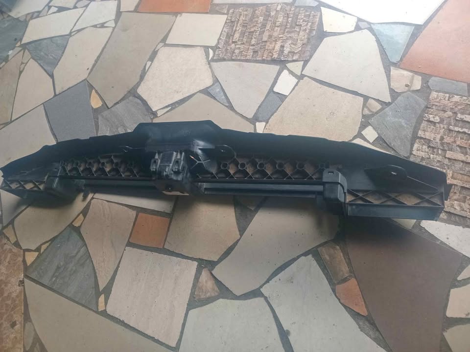 BMW X5 G05 FRONT LOWER AIR SHUTTER GRILLE 5113 226775 10 OEM MD31 - Private Seller BMW X5 G05 FRONT LOWER AIR SHUTTER GRILLE 5113 226775 10 OEM MD31 - Private Seller