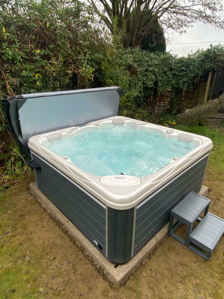Trying to Relax ? Get HOT TUB SPA JACUZZI NOW 