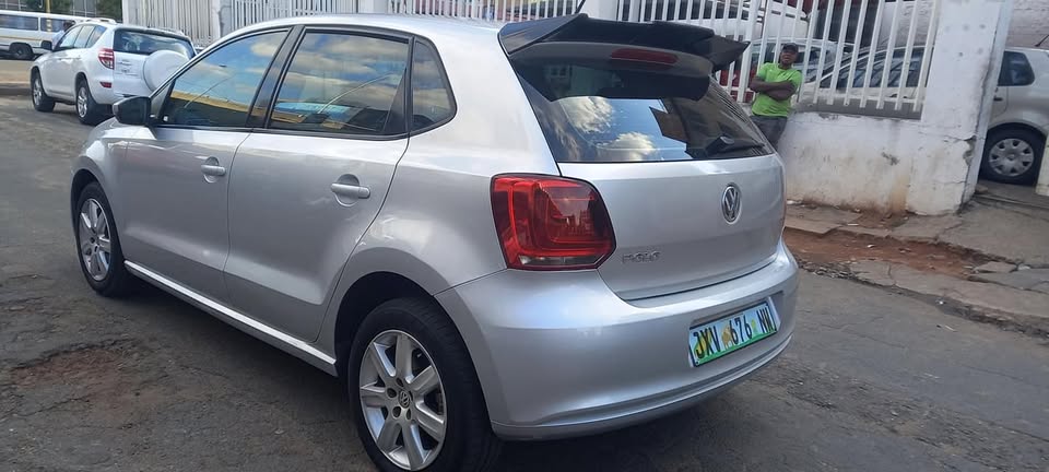 2011 VW POLO 6 1.4 COMFORTLINE PETROL, AUTOMATIC, MILEAGE