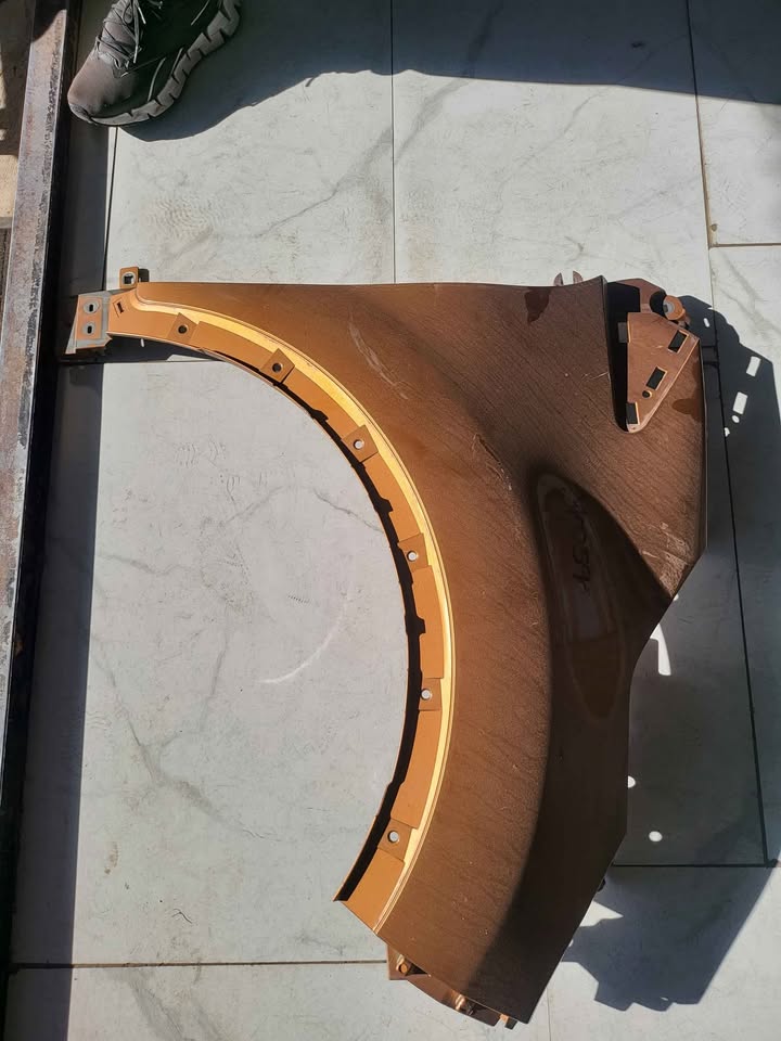 Renault Capture right fender for sale. - Private Seller