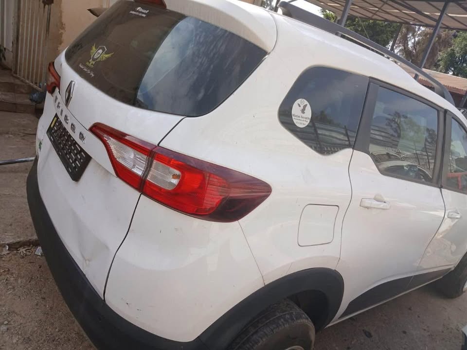 RENAULT TRIBER WHITE STRIPPING FOR SPARES ON SALE CALL: or WHATSAPP: - Private Seller