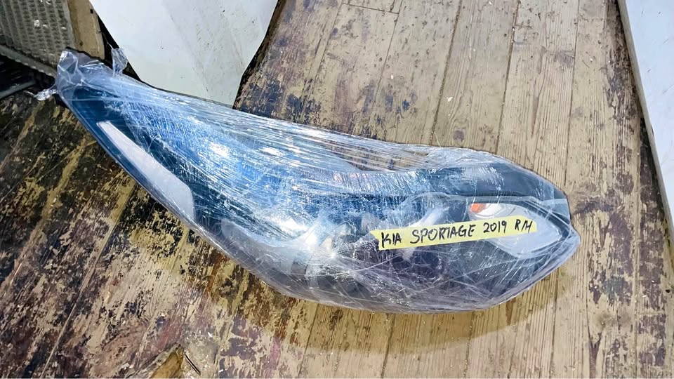 Kia Sportage headlight 2019 - Private Seller Kia Sportage headlight 2019 - Private Seller